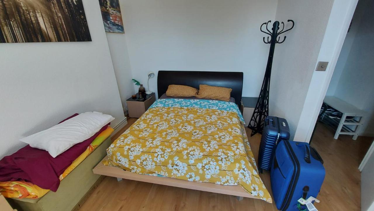 Extra Large One Bedroom Flat With Parking Лондон Экстерьер фото