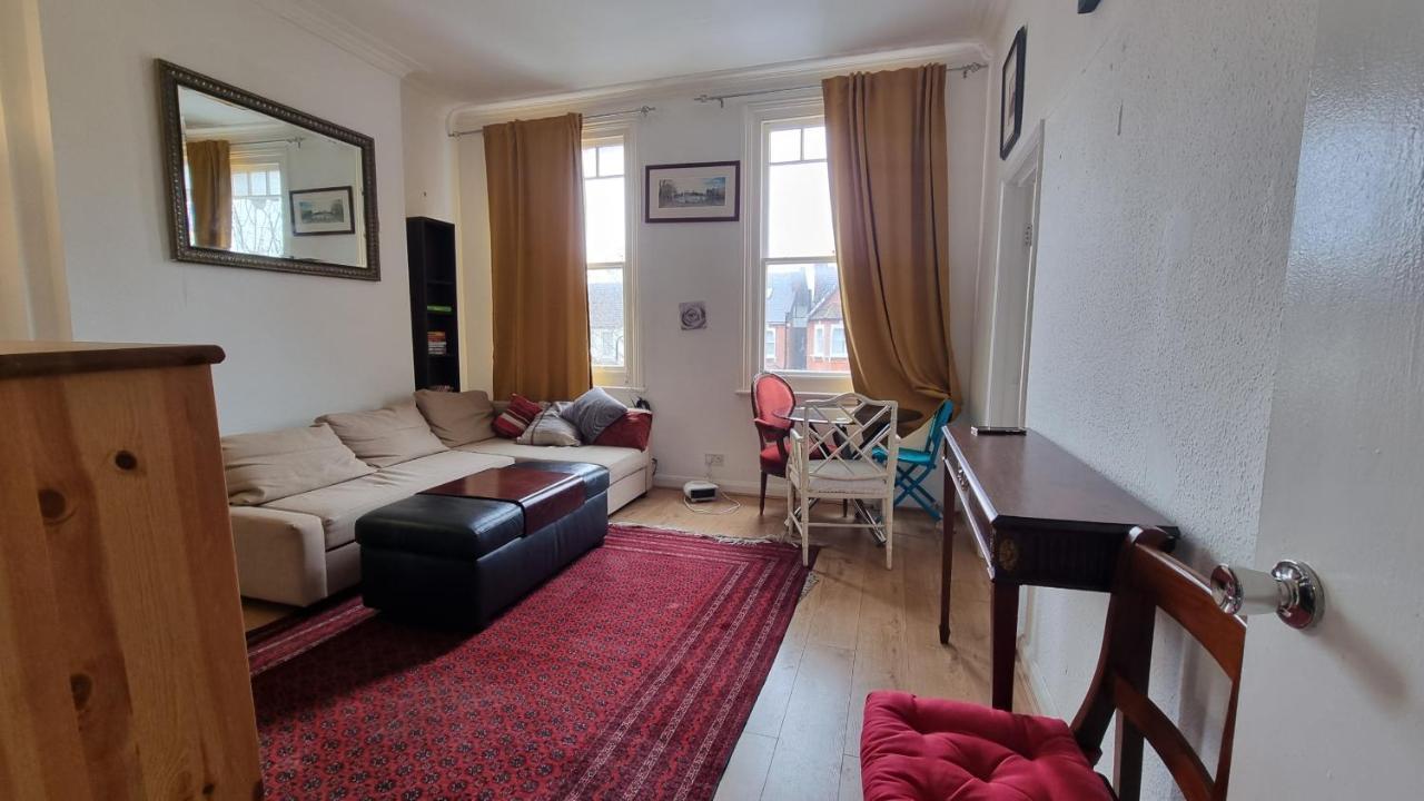 Extra Large One Bedroom Flat With Parking Лондон Экстерьер фото